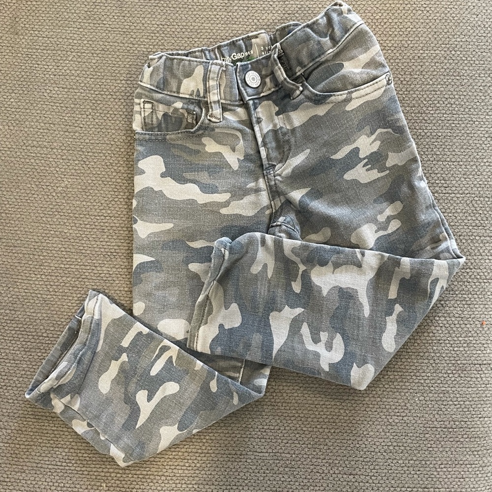 Gap camo jeans